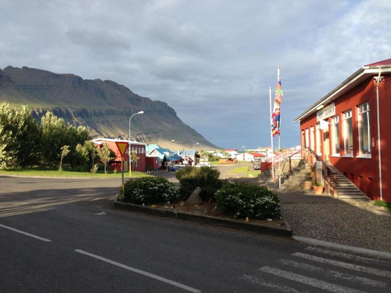Hotel Post Breiddalsvik Exterior foto